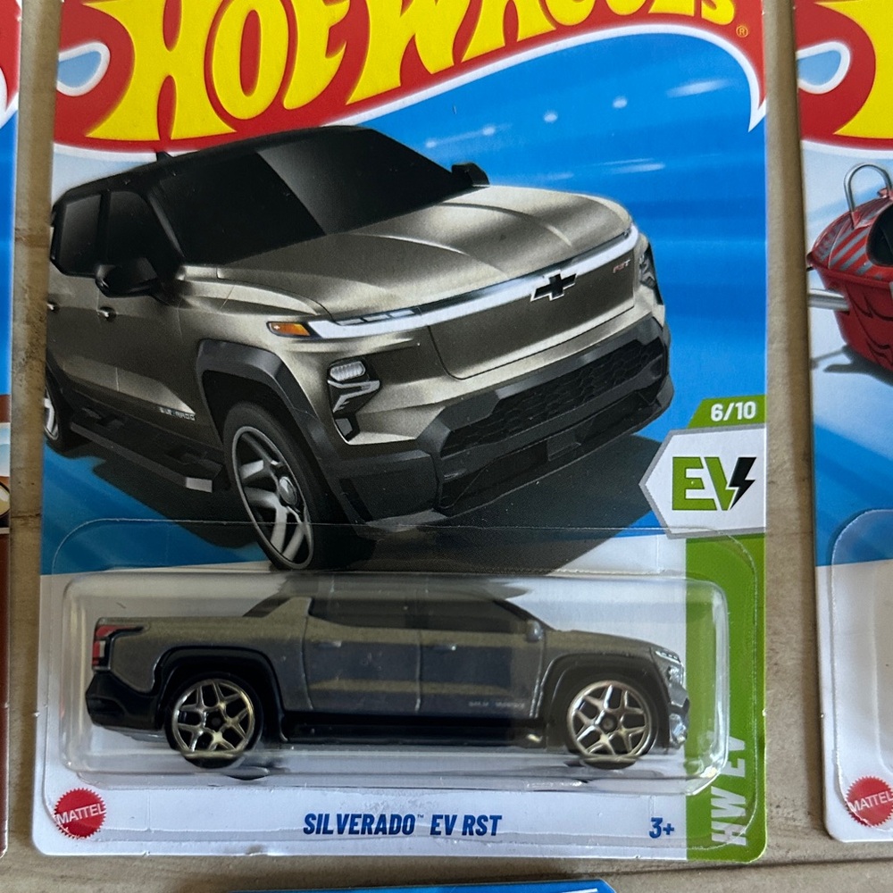 6 New Hot Wheels Assorted Die-Cast Cars Set - Orange, Yellow, Black, Green - Picture 3 of 8